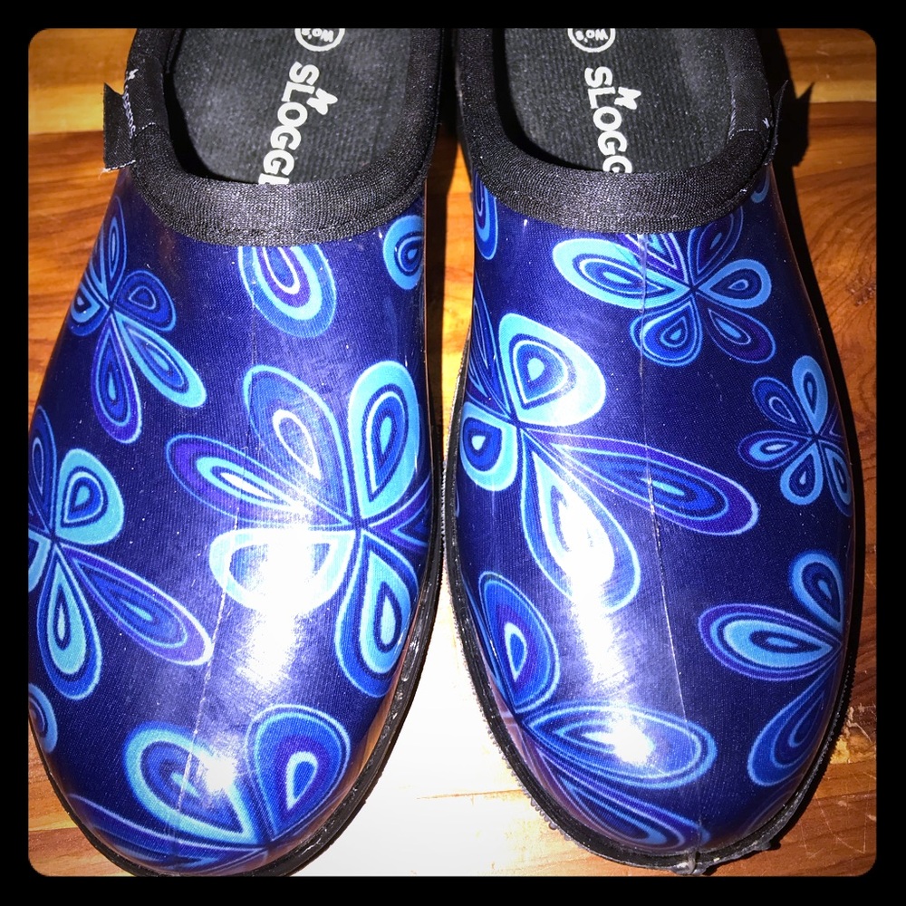 Like new women’s Sloggers size 6